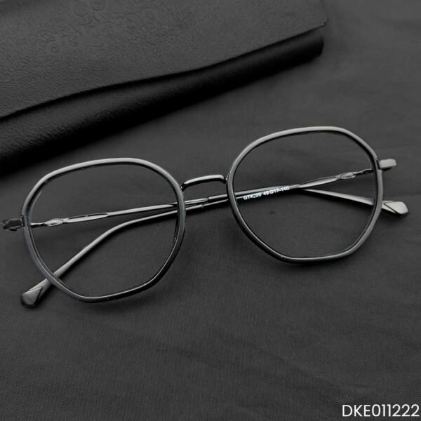 DKE011222-49-17-140-1199TK-5-600x600 Light Weight Black Color Eyeglasses - Image 1